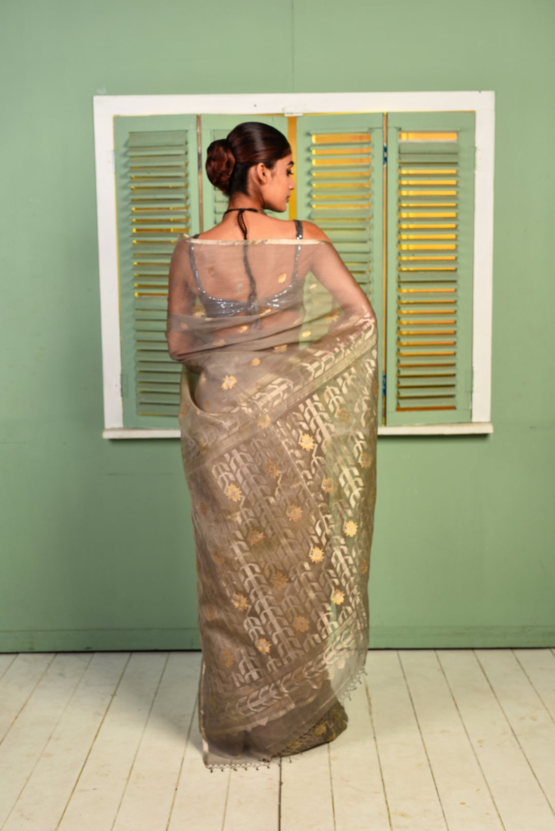 Grey Pure Organza Traditional Jamdani Handloom Saree (Pre-Order)