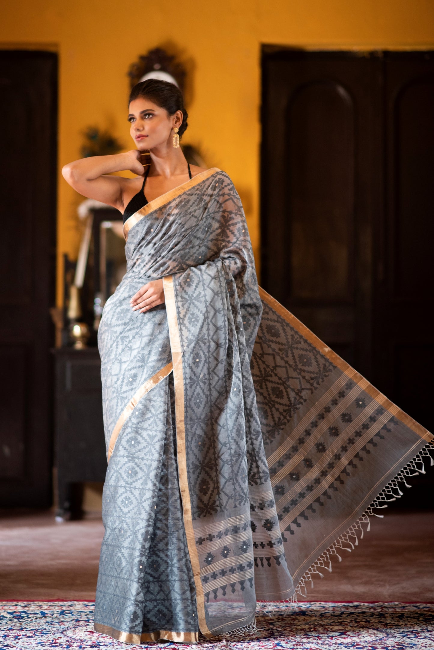 Grey Pure Organza Traditional Jamdani Handloom Saree (Pre-Order)