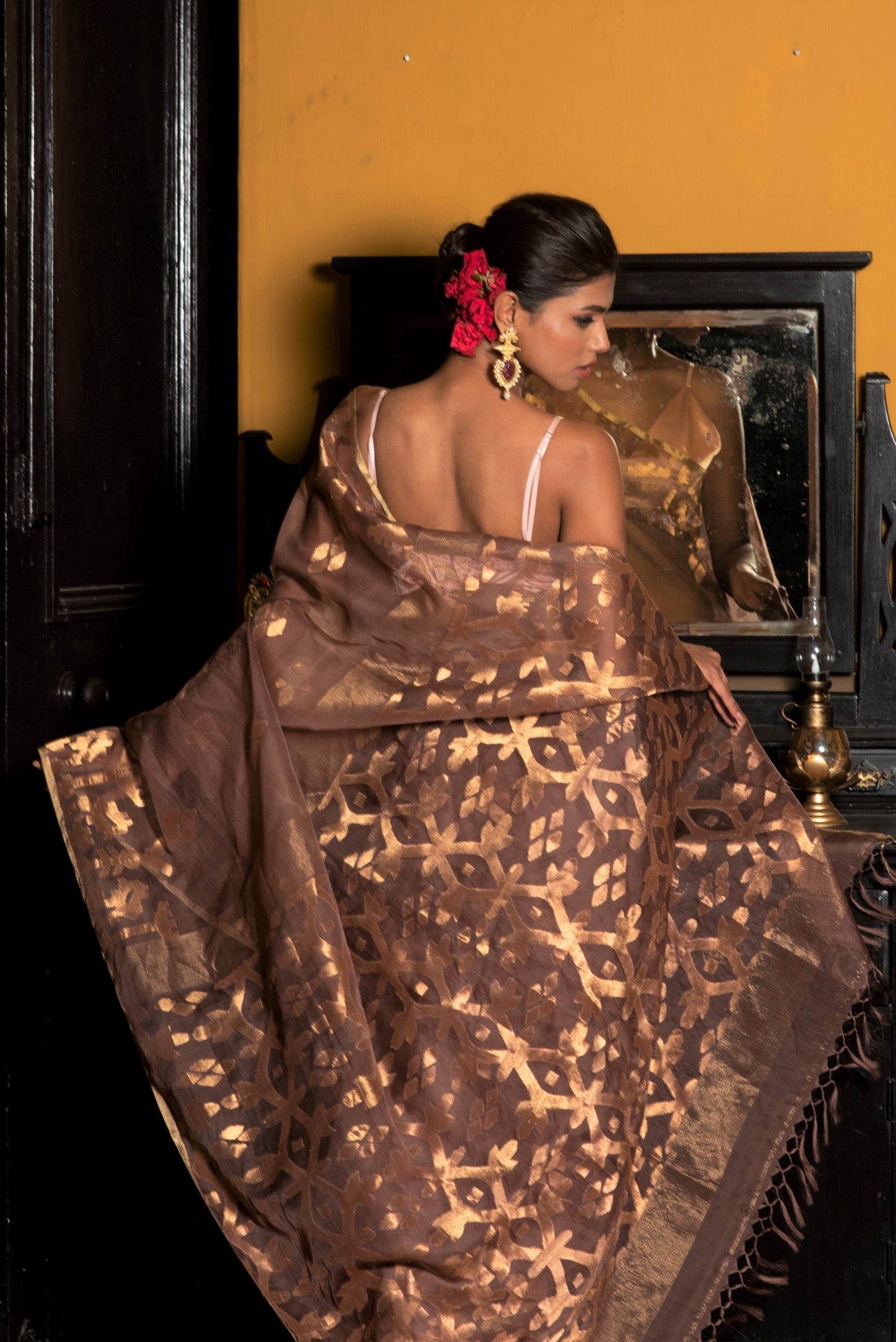 Brown Pure Organza Traditional Jamdani Handloom Saree(Pre-Order)