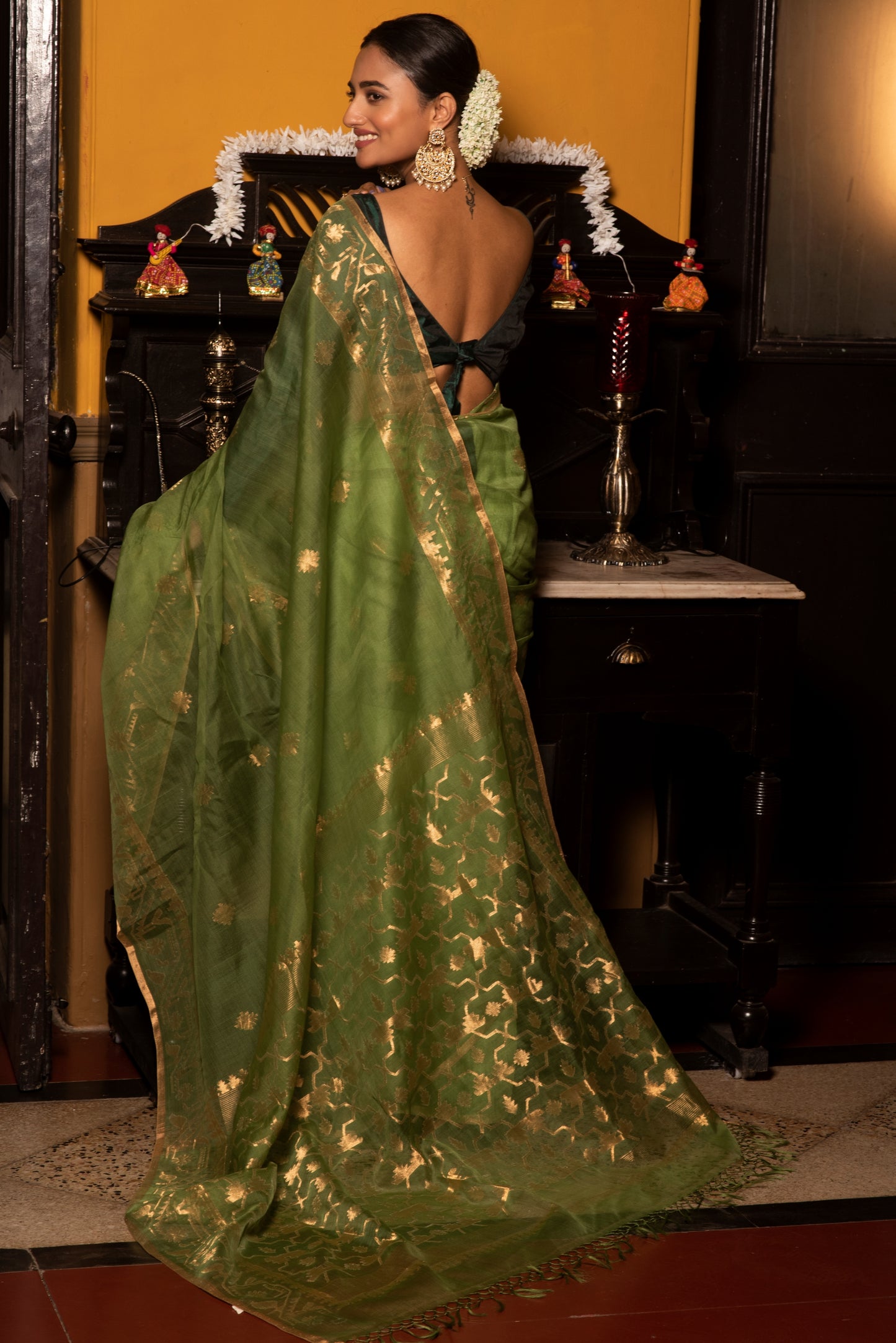 Green Pure Organza Traditional Jamdani Handloom Saree (Pre-Order)