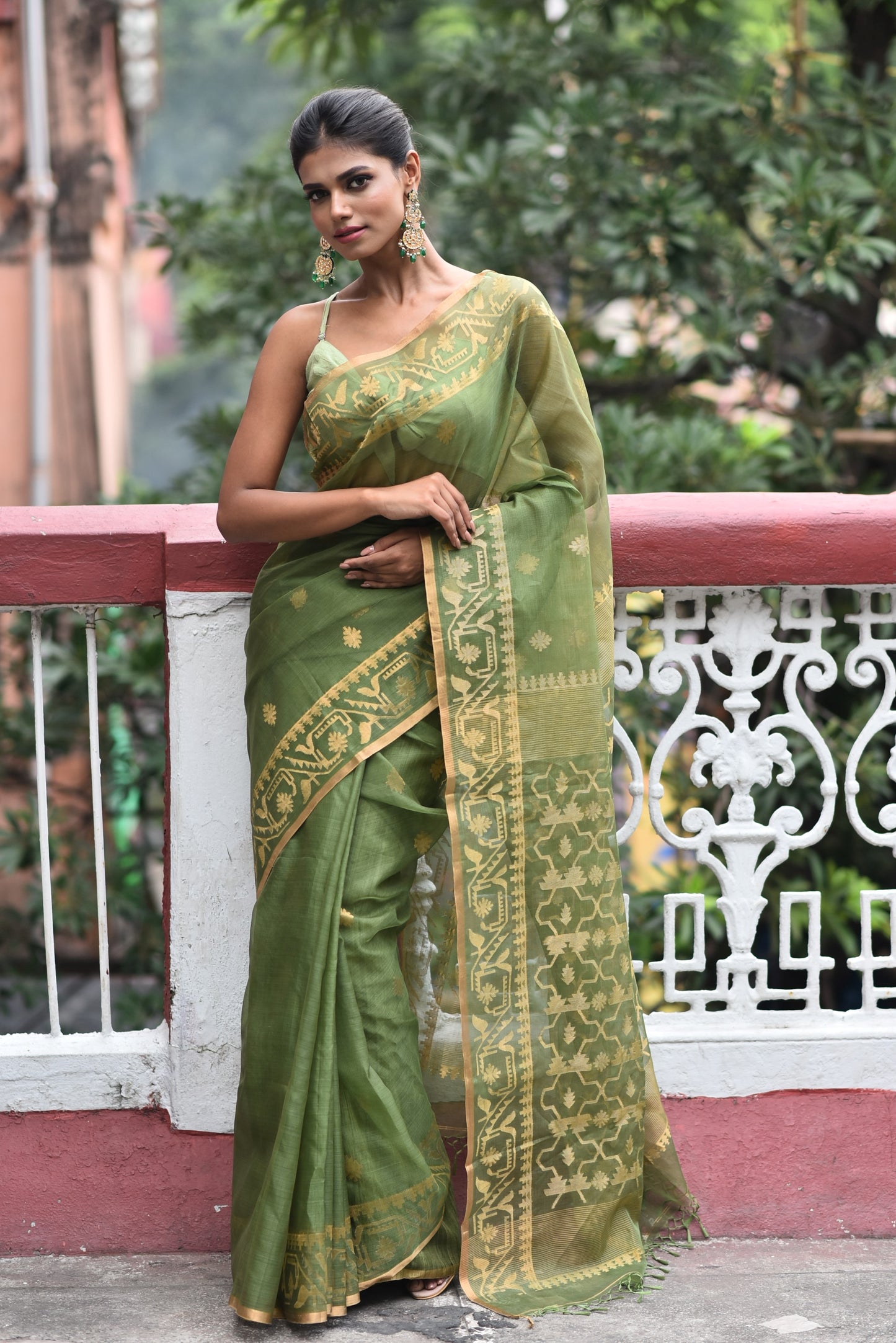 Green Pure Organza Traditional Jamdani Handloom Saree (Pre-Order)