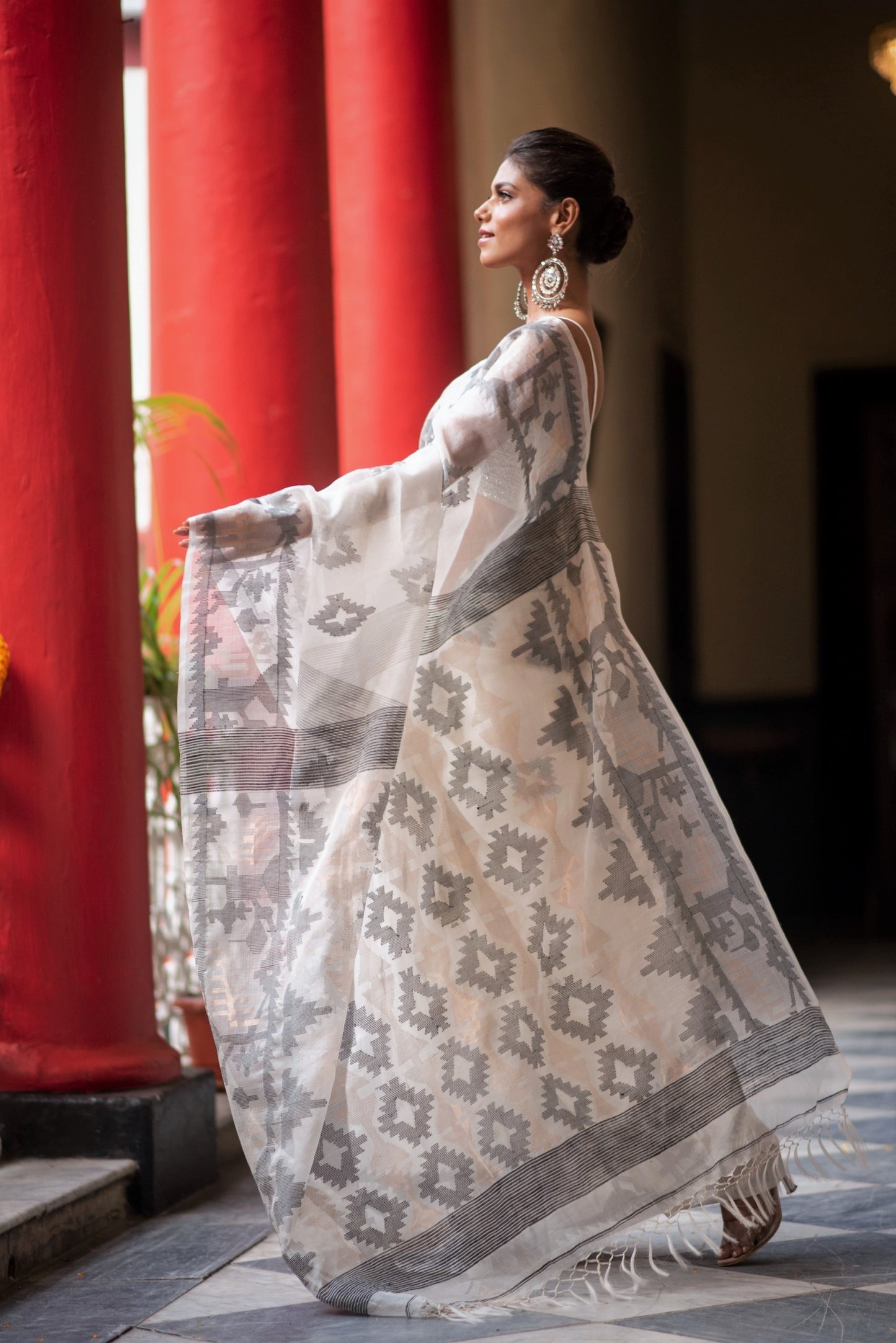 White and Black Pure Organza Traditional Jamdani Saree (Pre-Order)