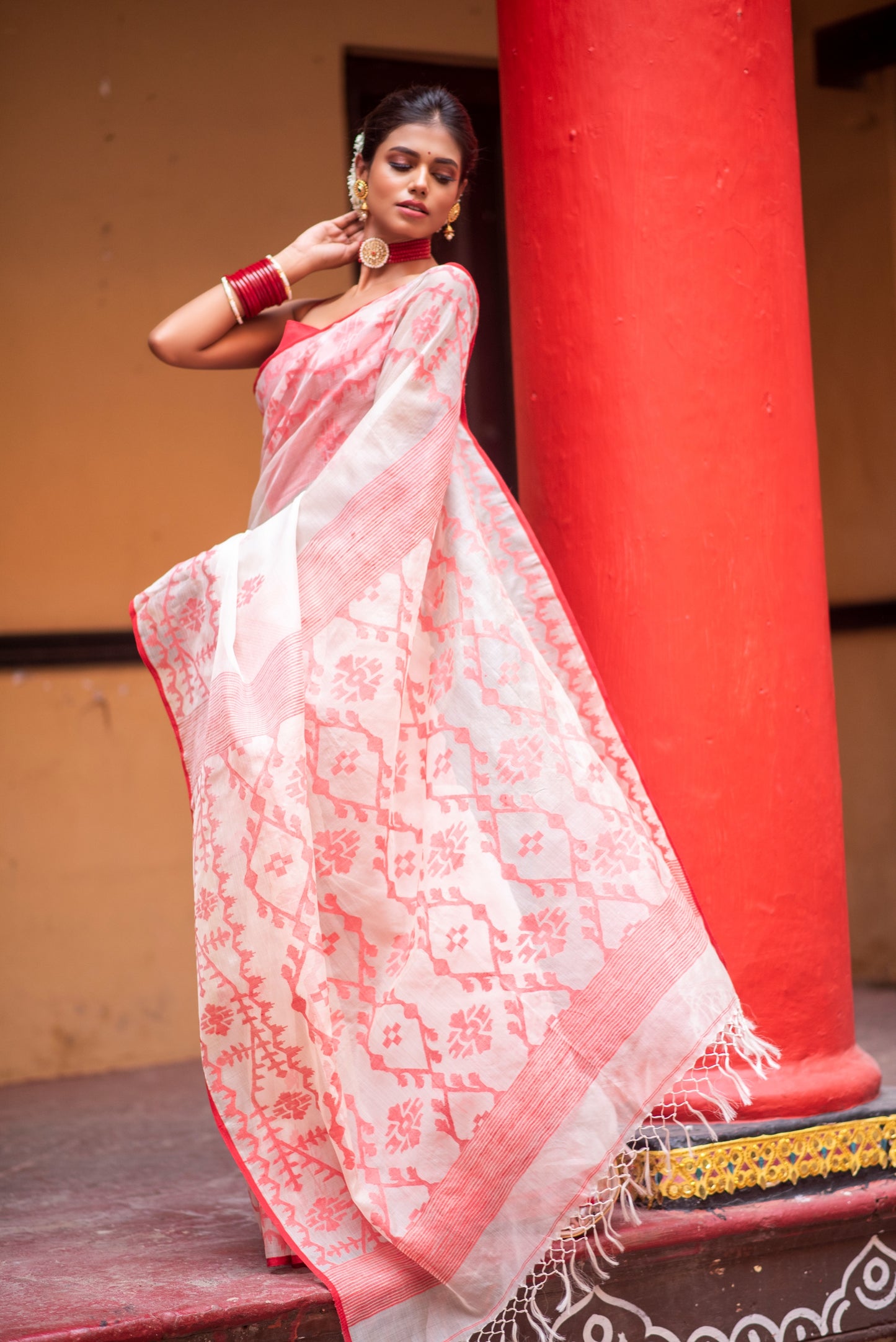 White and Red Pure Organza Traditional Jamdani Handloom Saree (Pre-Order)