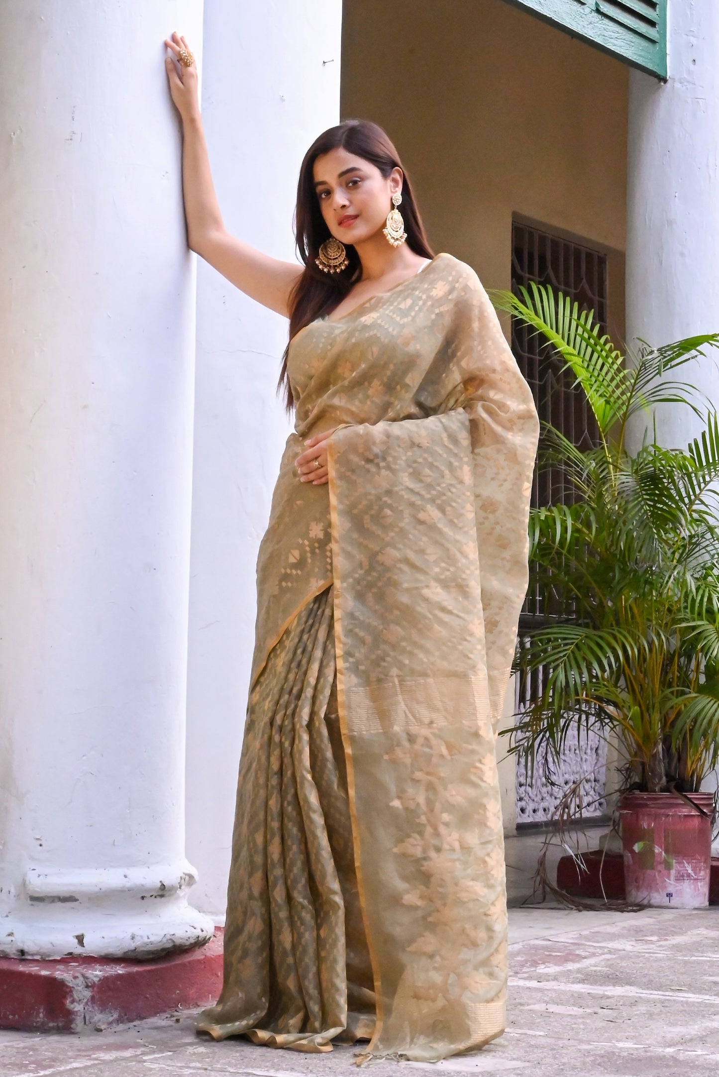 Green Pure Organza Traditional Jamdani Handloom Saree (Pre-Order)