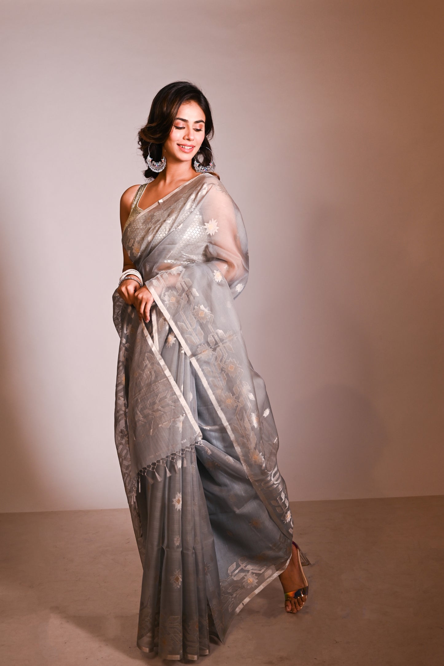 Blue (greyish) Pure Organza Traditional Jamdani Handloom Saree (Pre-Order)