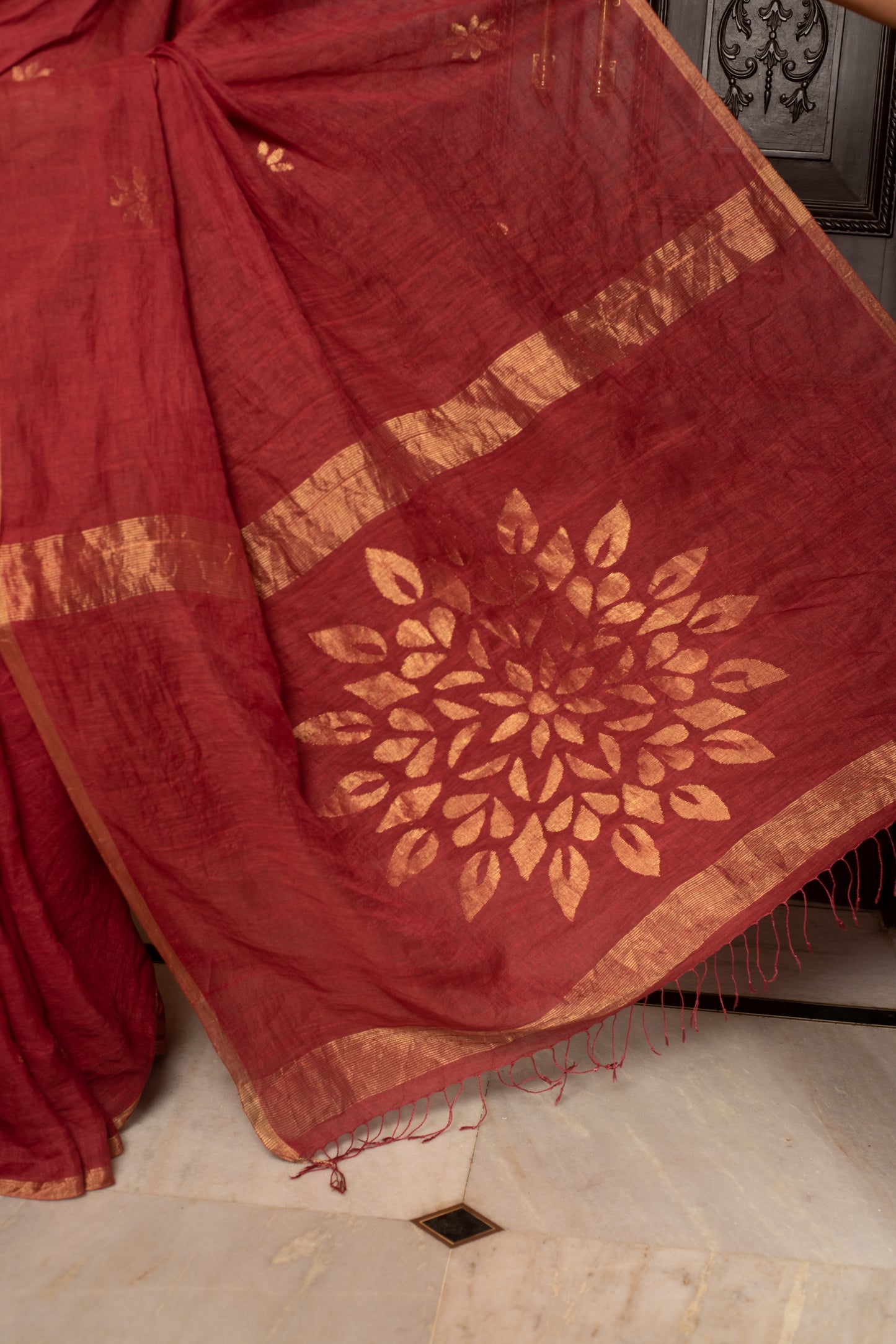 Red Pure Linen Jamdani Handloom Saree