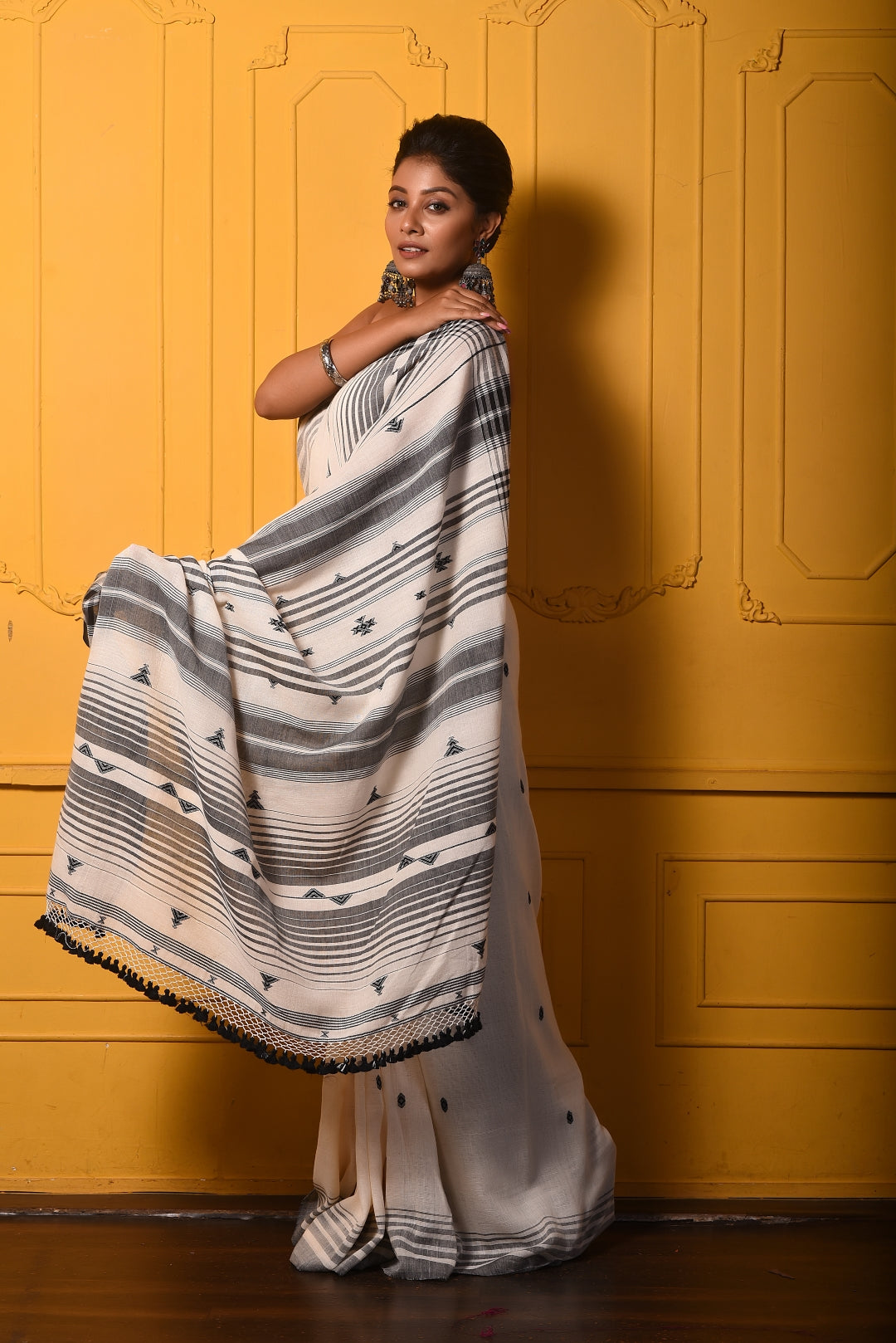 White and Black Kala Cotton Handloom Saree