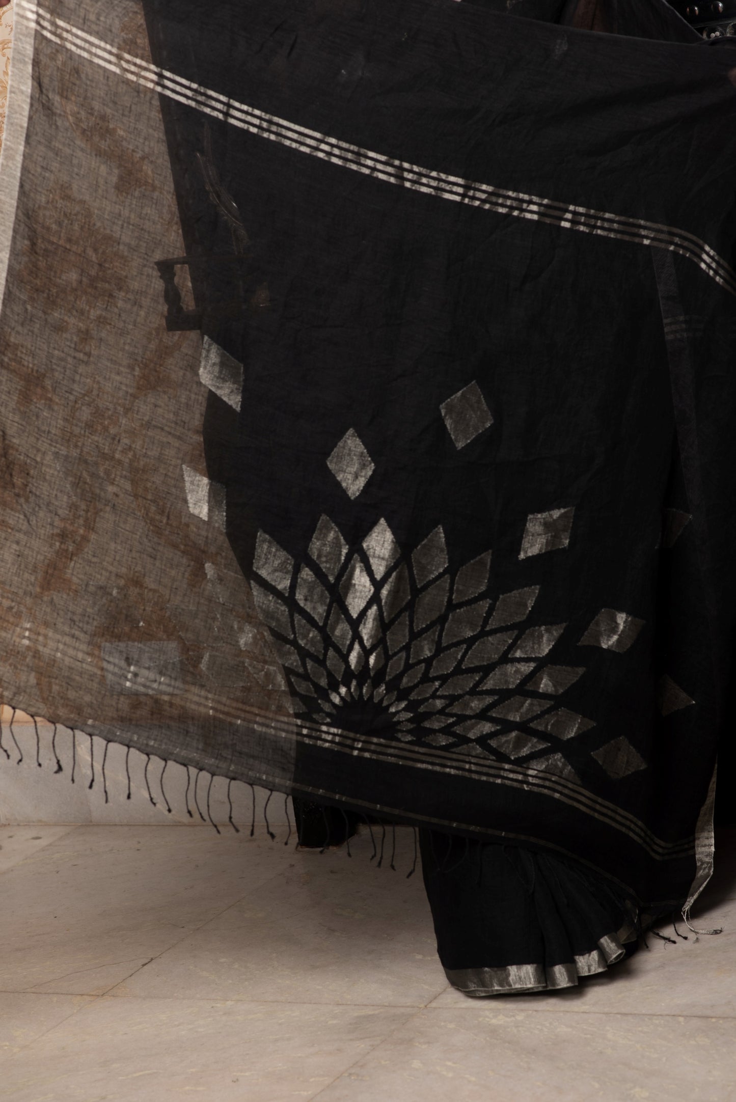 Black Pure Linen Jamdani Handloom Saree